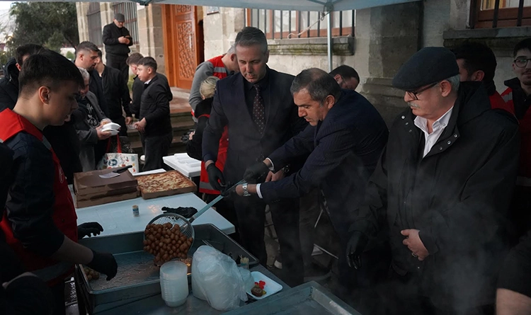 MHP Samsun Alparslan Türkeş'i dualarla andı