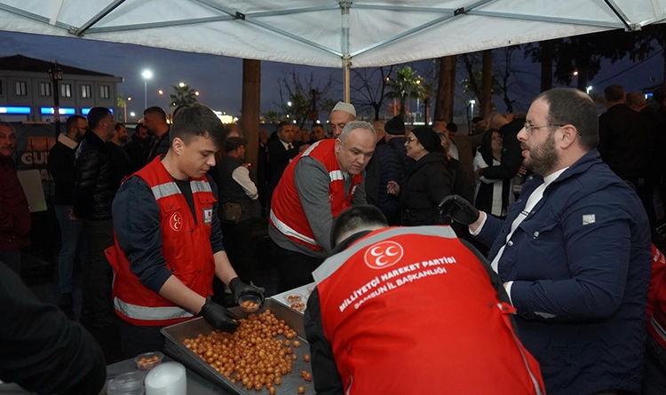 MHP Samsun Alparslan Türkeş'i dualarla andı