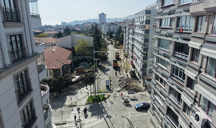 Samsun İstiklal Caddesi’nde dönüşüm: Yol ve kaldırımlar yenileniyor Samsun İstiklal Caddesi’nde dönüşüm: Yol ve kaldırımlar yenileniyor