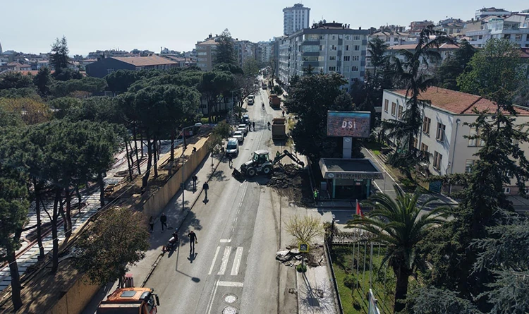 Samsun İstiklal Caddesi’nde dönüşüm: Yol ve kaldırımlar yenileniyor Samsun İstiklal Caddesi’nde dönüşüm: Yol ve kaldırımlar yenileniyor