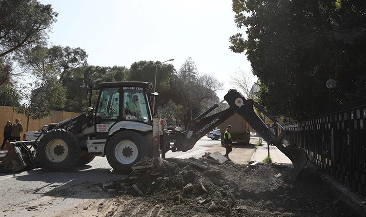 Samsun İstiklal Caddesi’nde dönüşüm: Yol ve kaldırımlar yenileniyor Samsun İstiklal Caddesi’nde dönüşüm: Yol ve kaldırımlar yenileniyor