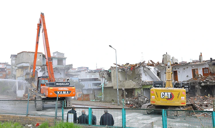 Samsun’da kentsel dönüşüm başladı: Anadolu Mahallesi’nde yıkımlar start aldı