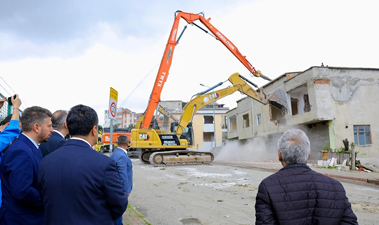 Samsun’da kentsel dönüşüm başladı: Anadolu Mahallesi’nde yıkımlar start aldı