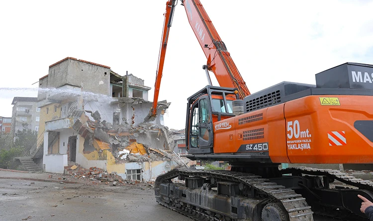 Samsun’da kentsel dönüşüm başladı: Anadolu Mahallesi’nde yıkımlar start aldı