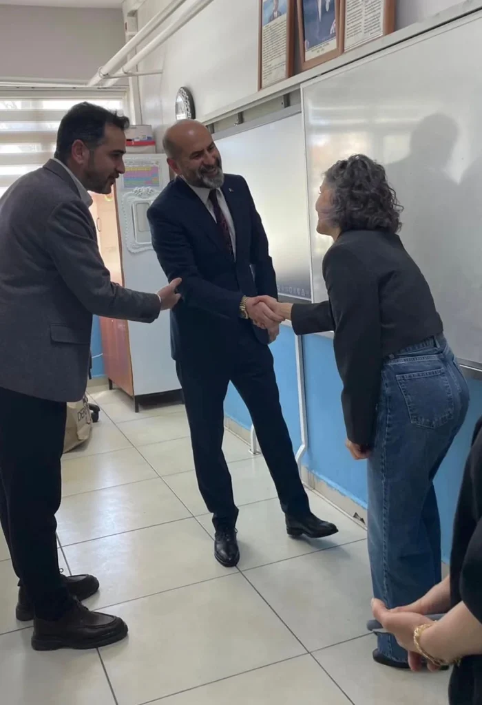 Samsun'da siyaset ilkokula girdi! Sınıfta parti propagandası