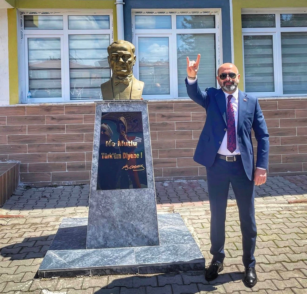 Samsun'da siyaset ilkokula girdi! Sınıfta parti propagandası