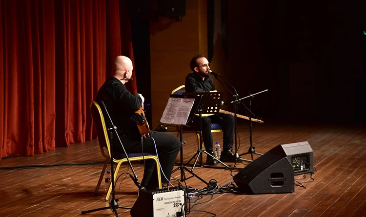 Samsunlu sanatçılardan Ata Sahne’de bağlama resitali