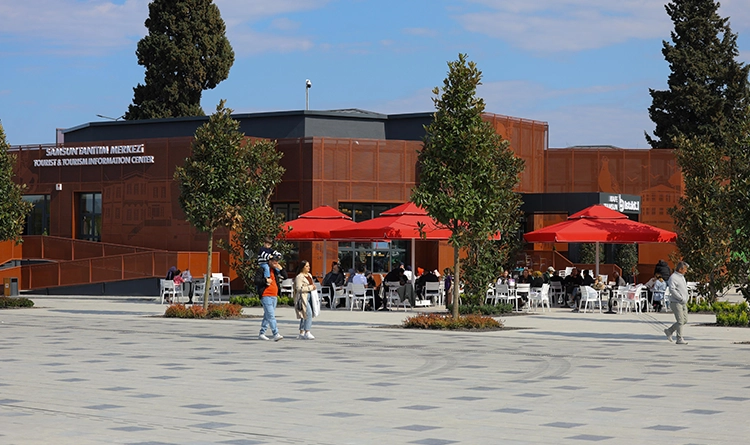 Samsun’un yeni vitrini yoğun ilgi görüyor Samsun’un yeni vitrini yoğun ilgi görüyor