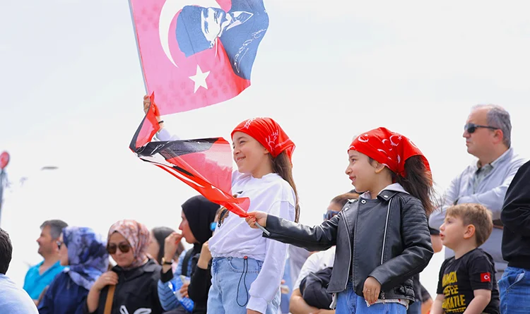 19 Mayıs coşkusu Samsun'da gökyüzüne ve denize sığmadı