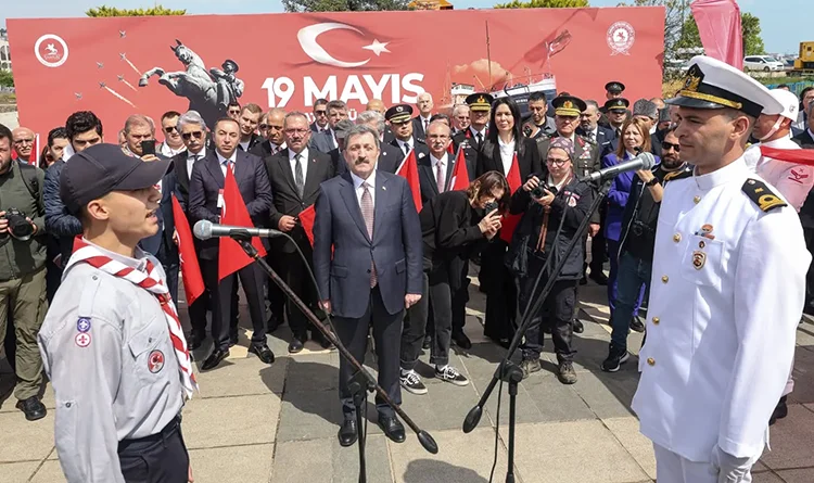 19 Mayıs coşkusu Samsun'da gökyüzüne ve denize sığmadı