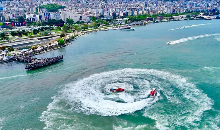 19 Mayıs coşkusu Samsun'da gökyüzüne ve denize sığmadı