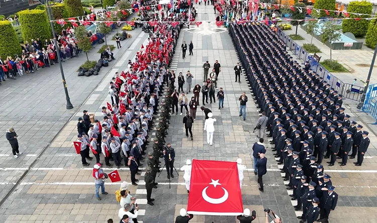 19 Mayıs coşkusu Samsun'da gökyüzüne ve denize sığmadı