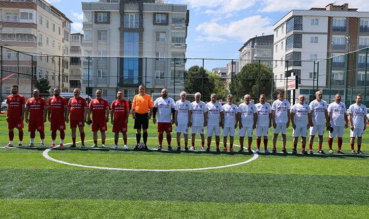 Atakum'da efsane futbolculardan 19 Mayıs’a özel futbol şöleni Atakum'da efsane futbolculardan 19 Mayıs’a özel futbol şöleni