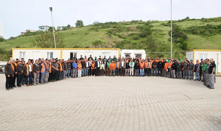 Canik'te bayramlaşma: Başkan Sandıkçı'dan personele teşekkür Canik'te bayramlaşma: Başkan Sandıkçı'dan personele teşekkür