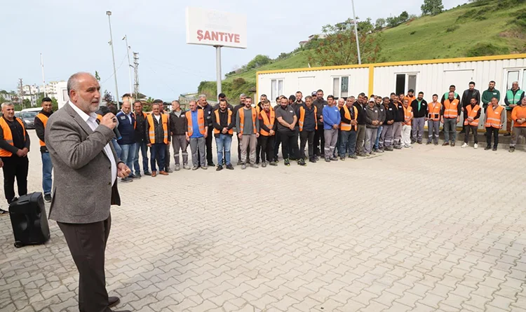 Canik'te bayramlaşma: Başkan Sandıkçı'dan personele teşekkür Canik'te bayramlaşma: Başkan Sandıkçı'dan personele teşekkür