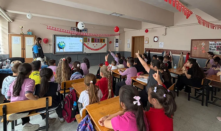Eti Bakır ‘Çevre Müfettişleri’ projesiyle bu yıl 5.130 öğrenciye ulaşacak Eti Bakır ‘Çevre Müfettişleri’ projesiyle bu yıl 5.130 öğrenciye ulaşacak
