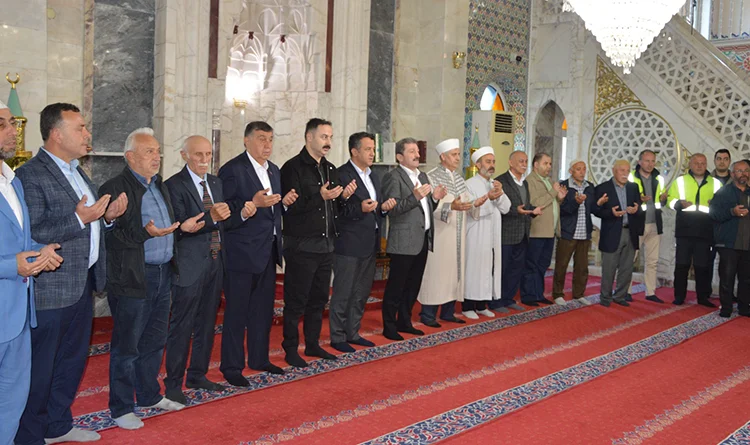 Havza Belediyesi'nden bayramlaşma programı: Birlik ve beraberlik mesajları verildi Havza Belediyesi'nden bayramlaşma programı: Birlik ve beraberlik mesajları verildi