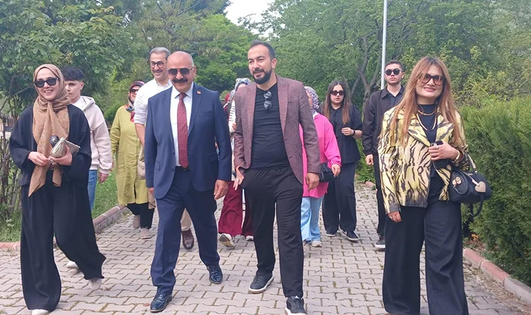 İlkadım’dan Çorum’a kültür köprüsü: İhsan Kurnaz'dan gençlere davet