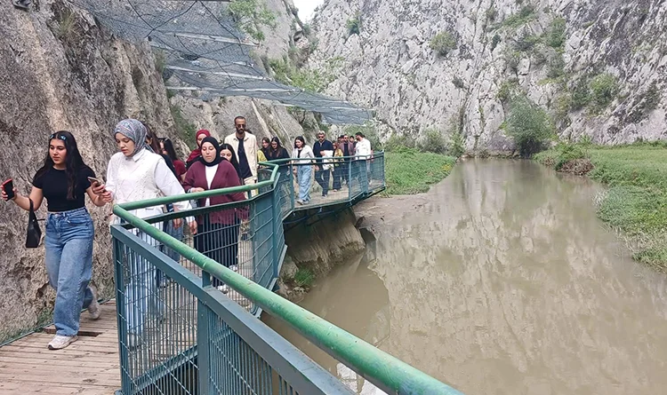 İlkadım’dan Çorum’a kültür köprüsü: İhsan Kurnaz'dan gençlere davet