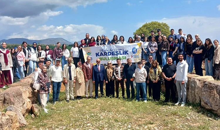 İlkadım’dan Çorum’a kültür köprüsü: İhsan Kurnaz'dan gençlere davet