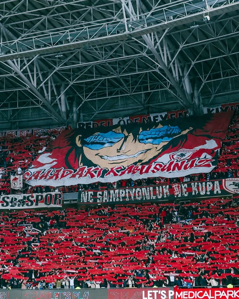 Samsunspor tribünlerinde dev maç öncesi koreografi şov