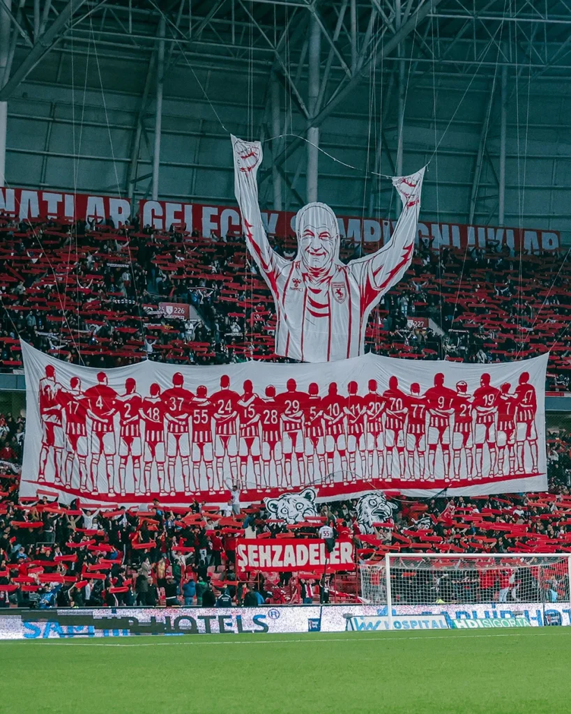 Samsunspor tribünlerinde dev maç öncesi koreografi şov